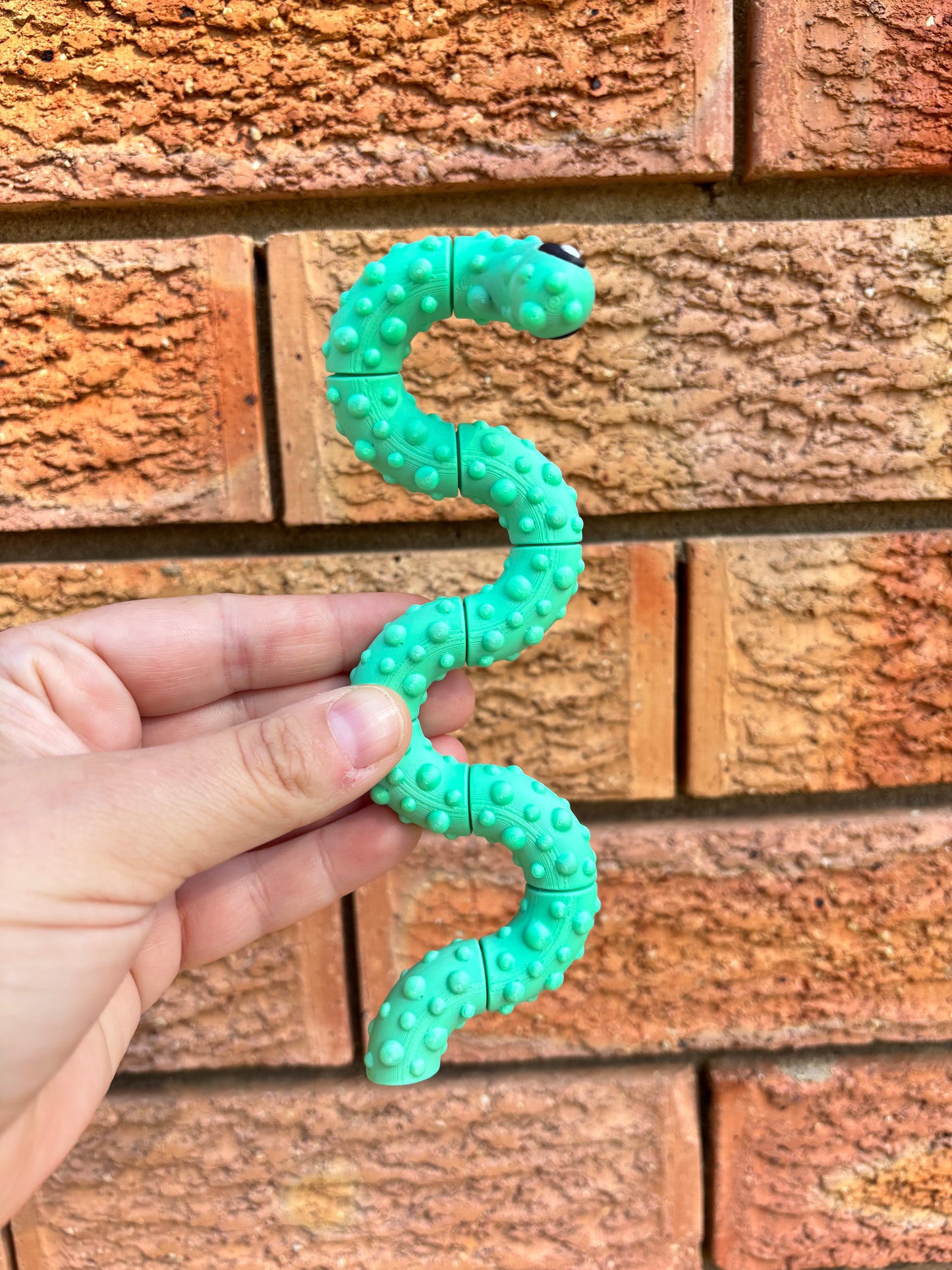 Twisty worms
