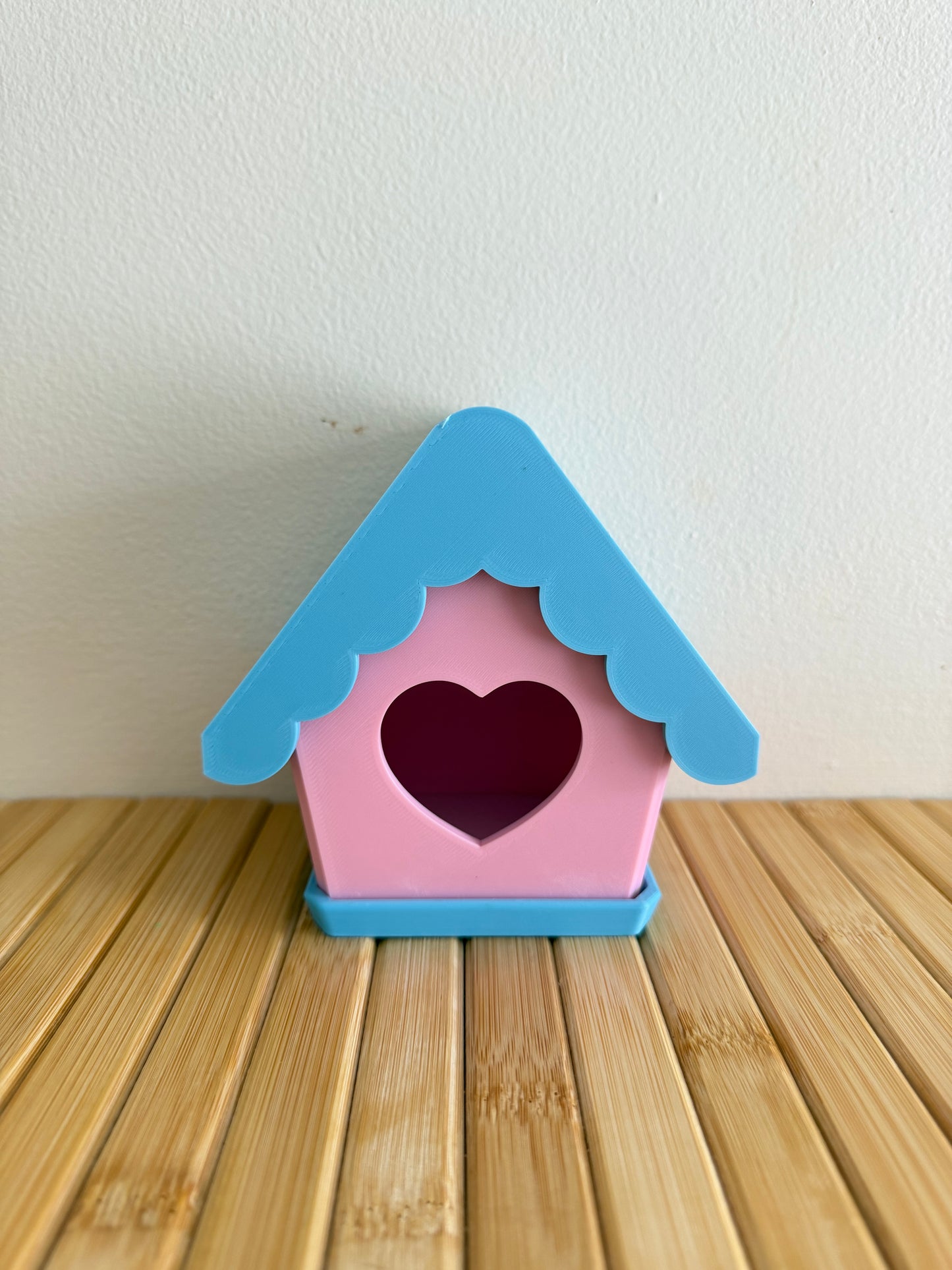 Bird and bird house