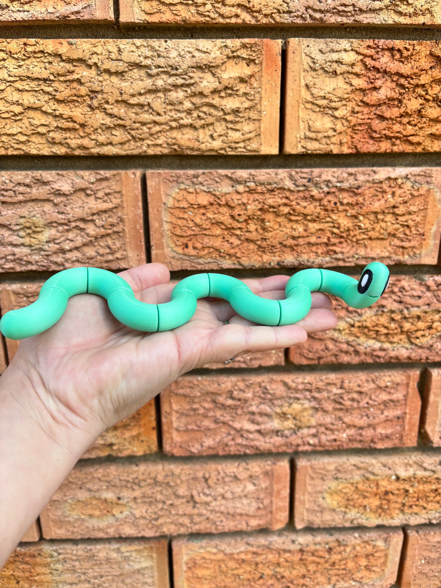 Twisty worms
