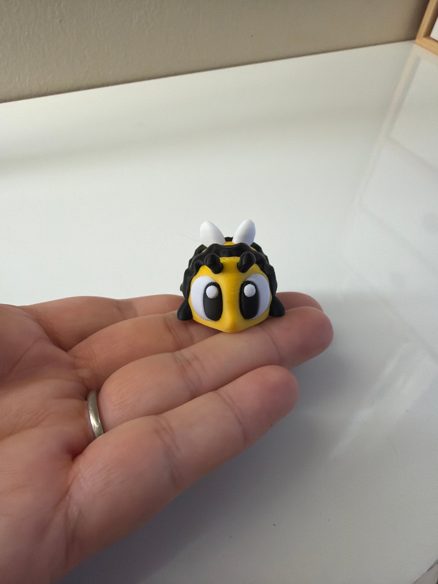 Mini bee