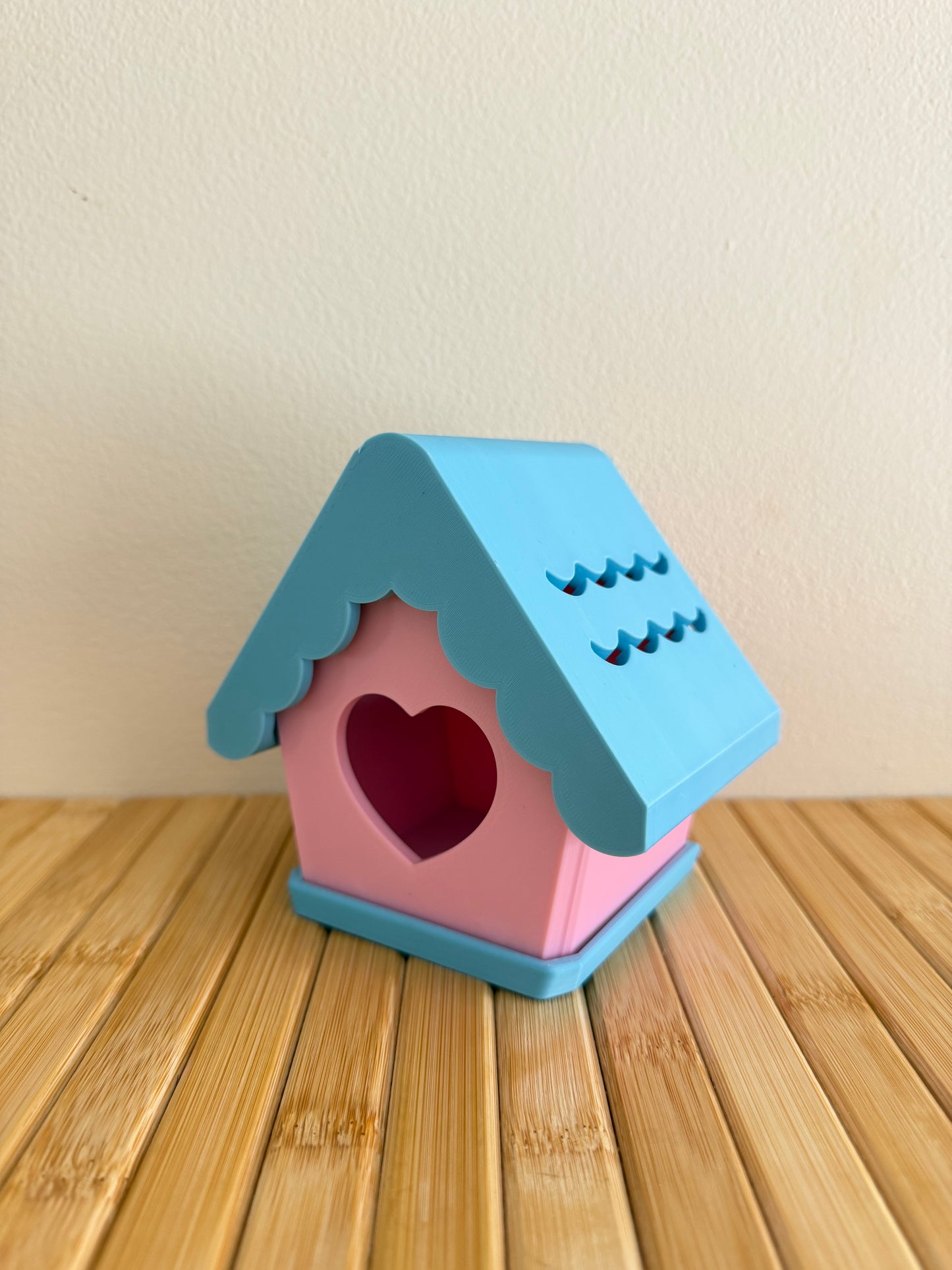 Bird and bird house
