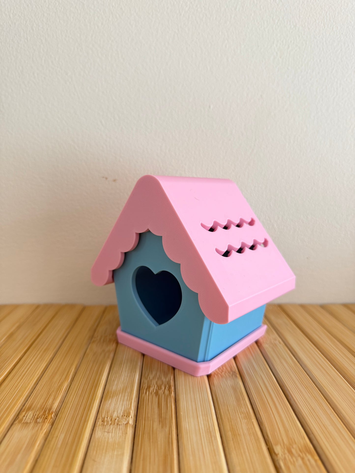 Bird and bird house