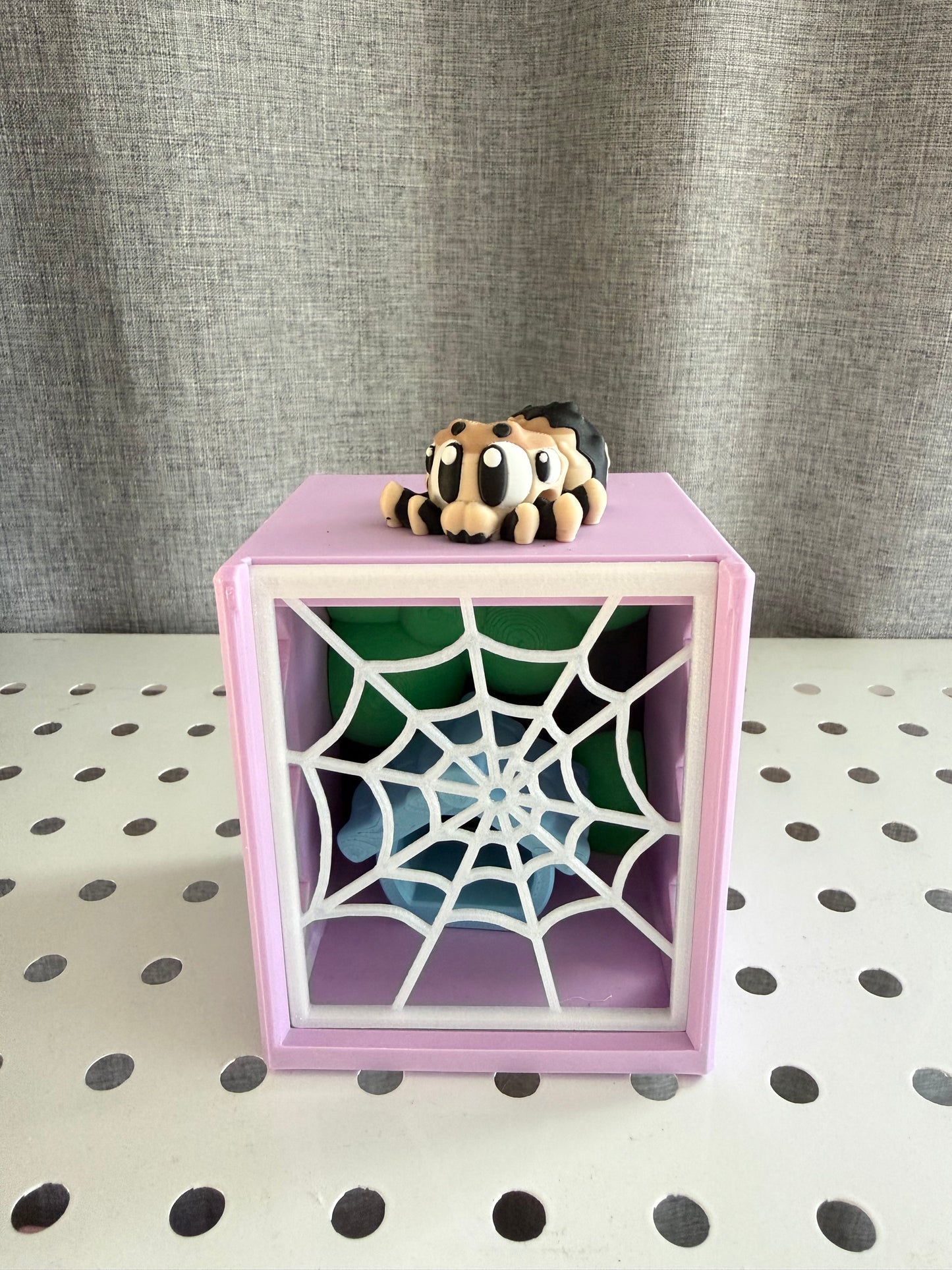 Mini spider and home