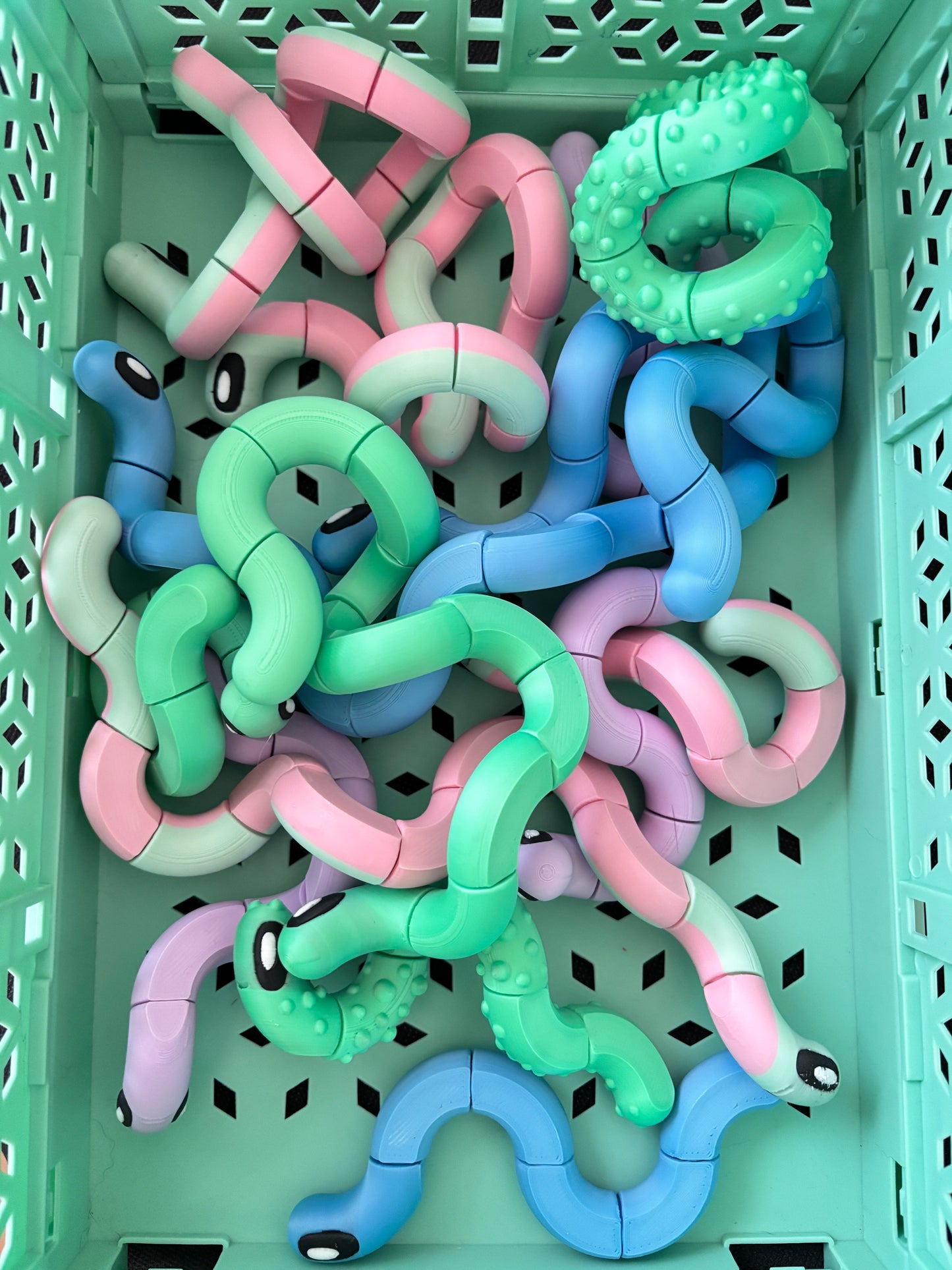 Twisty worms