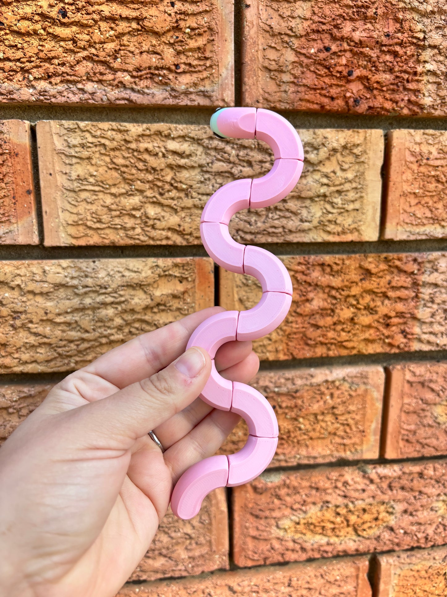 Twisty worms