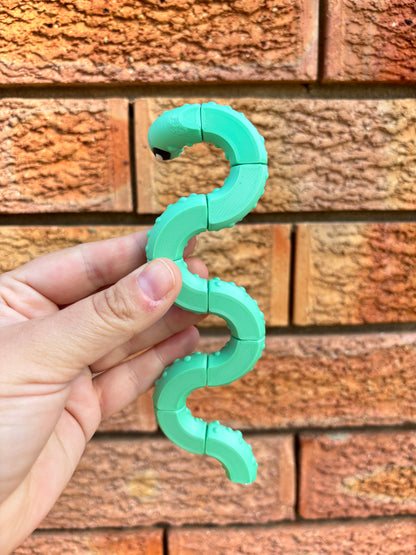 Twisty worms